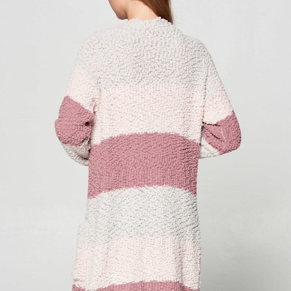 pink and white tunic - Picture 5 of 5